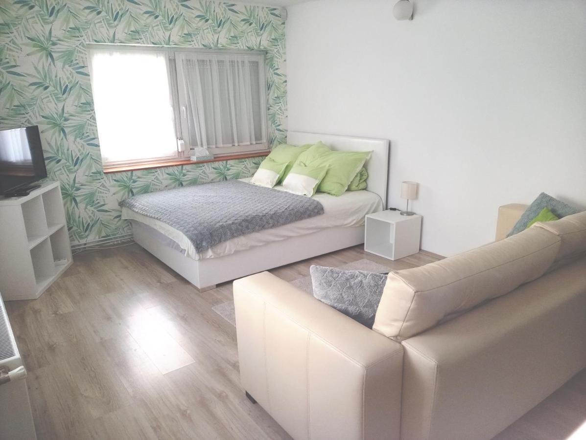 Stardust Apartman Pécs Zewnętrze zdjęcie