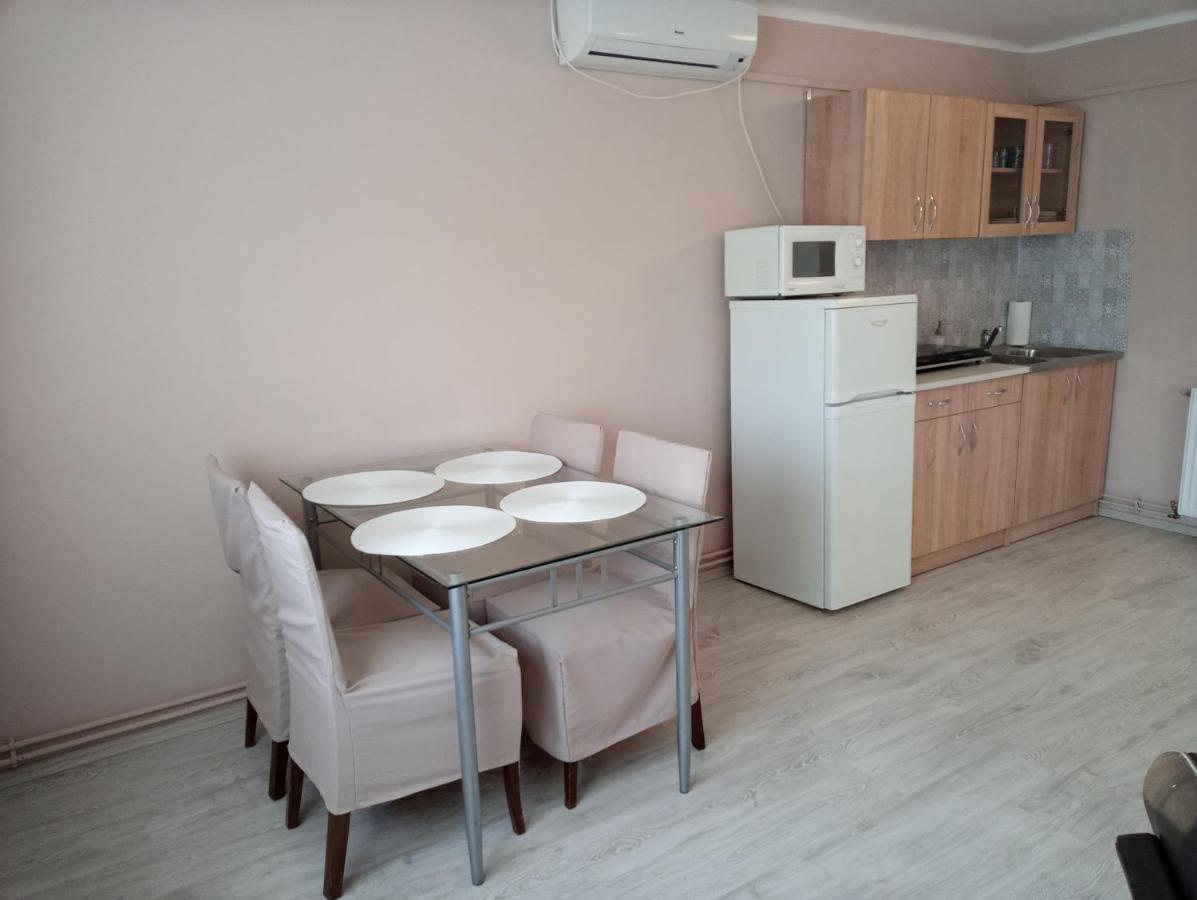 Stardust Apartman Pécs Zewnętrze zdjęcie