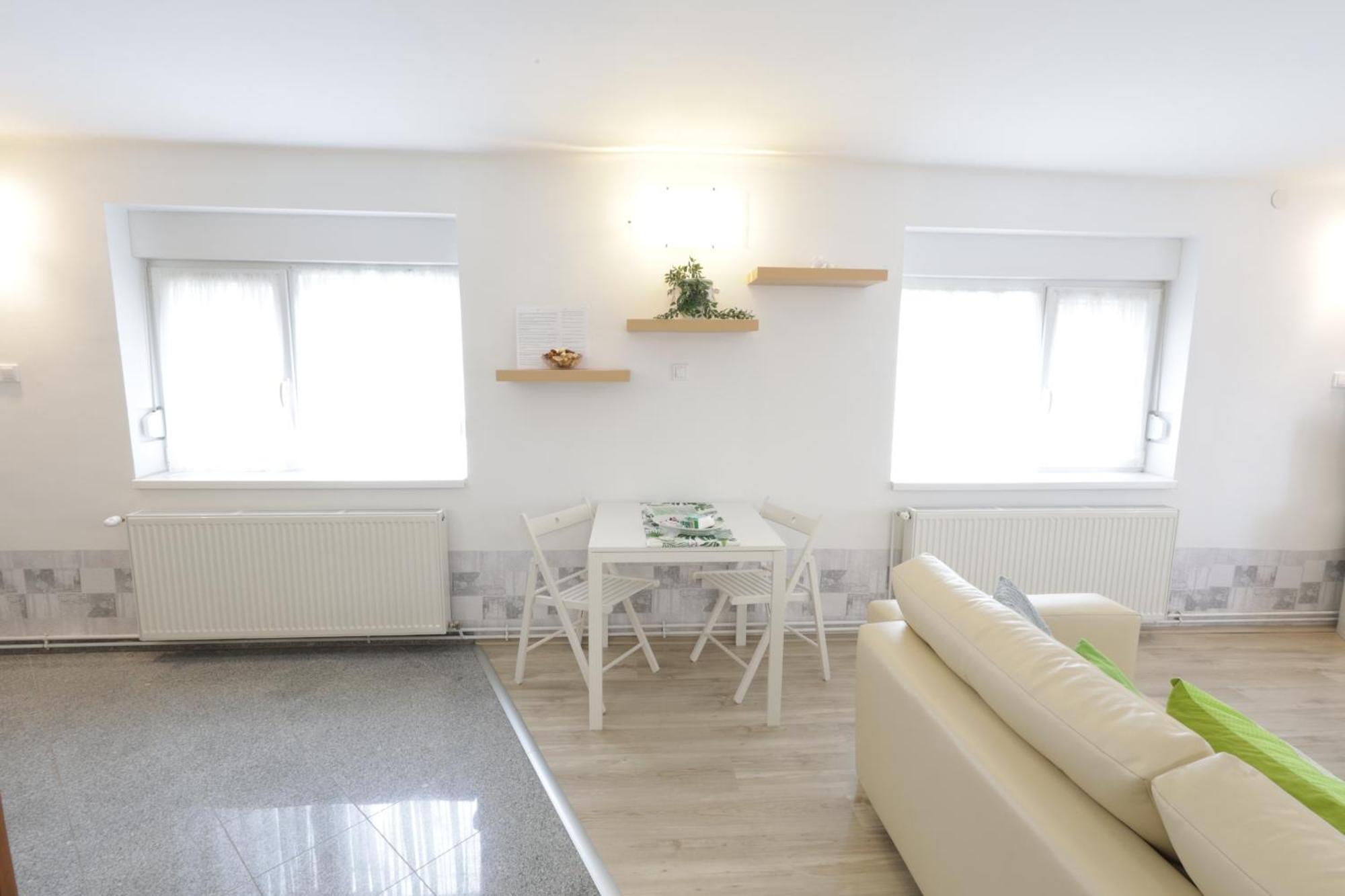 Stardust Apartman Pécs Zewnętrze zdjęcie