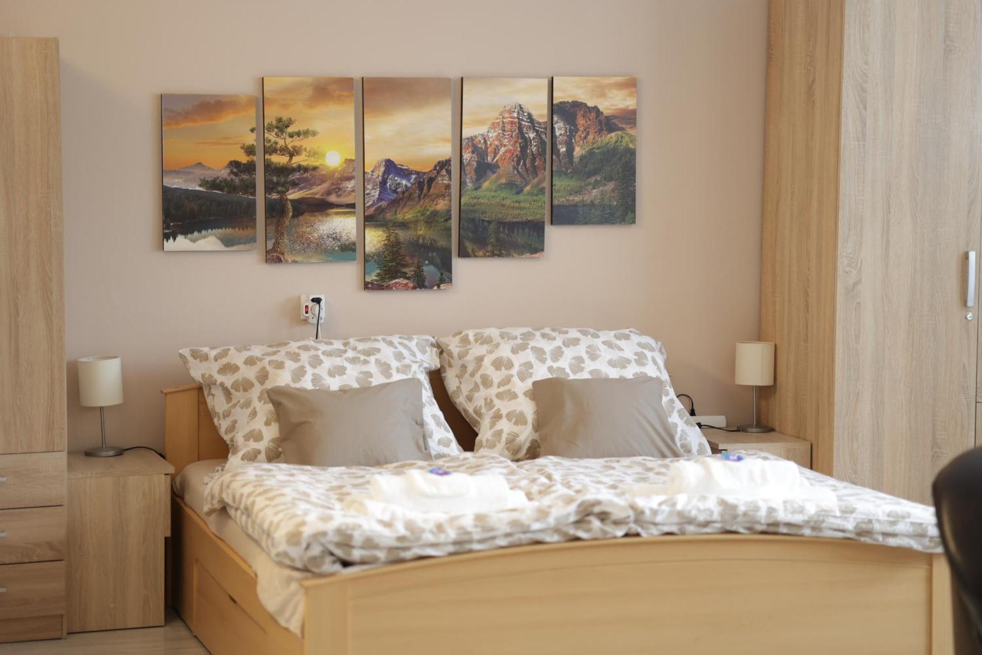 Stardust Apartman Pécs Zewnętrze zdjęcie