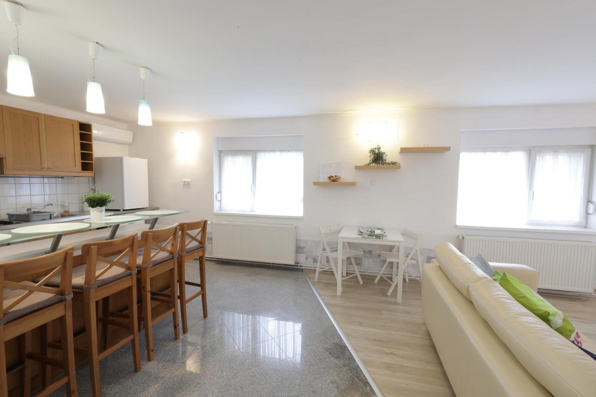 Stardust Apartman Pécs Zewnętrze zdjęcie