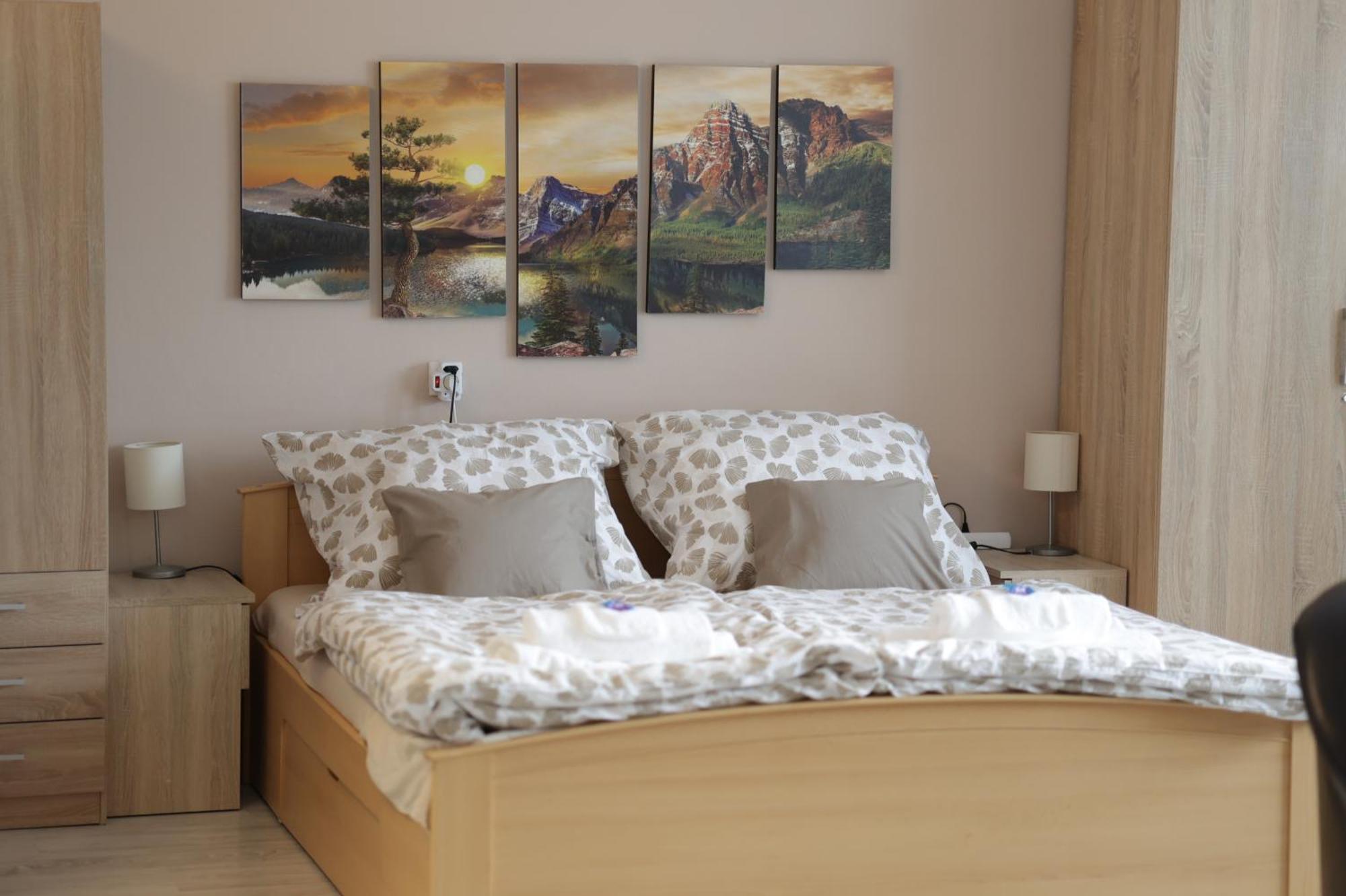 Stardust Apartman Pécs Zewnętrze zdjęcie